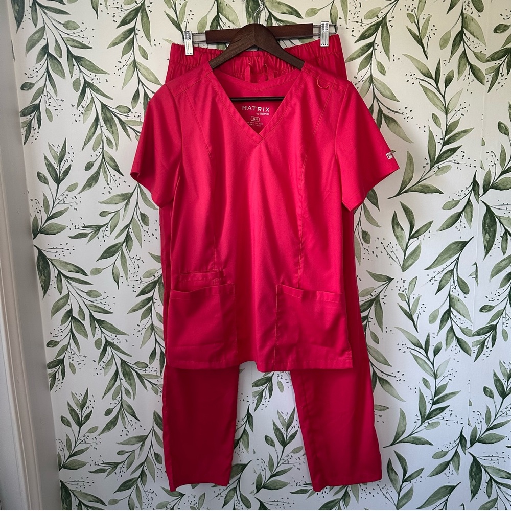 Maevn Matrix Women's Matching Scrub Set. Small. Watermelon.